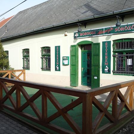 Aba Vezér Panzió és Étterem Hotel Abaújszántó Exterior foto