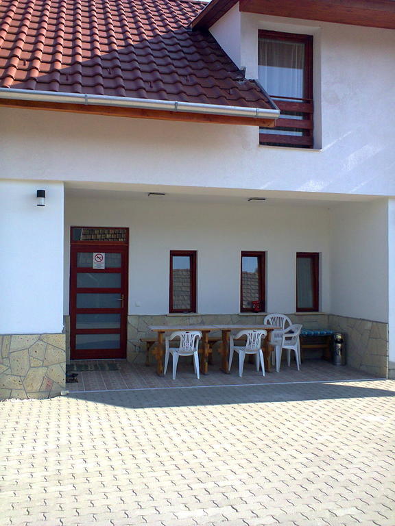 Aba Vezér Panzió és Étterem Hotel Abaújszántó Quarto foto