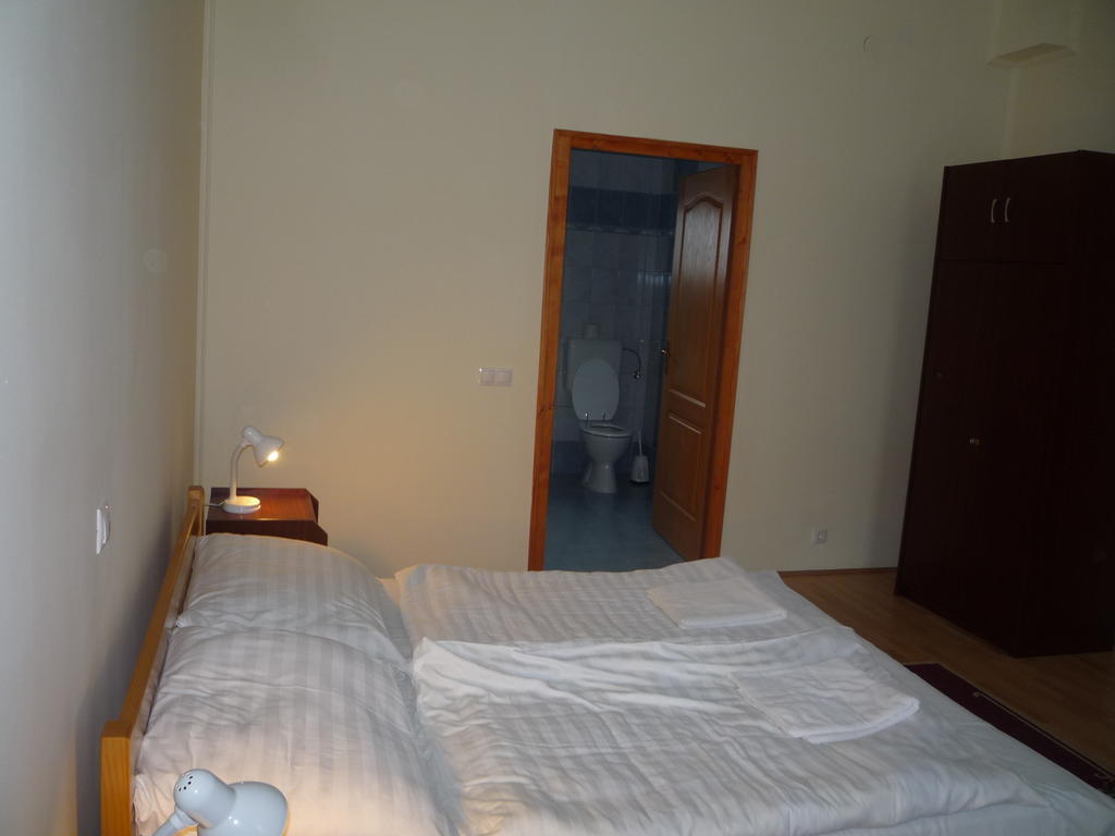 Aba Vezér Panzió és Étterem Hotel Abaújszántó Quarto foto