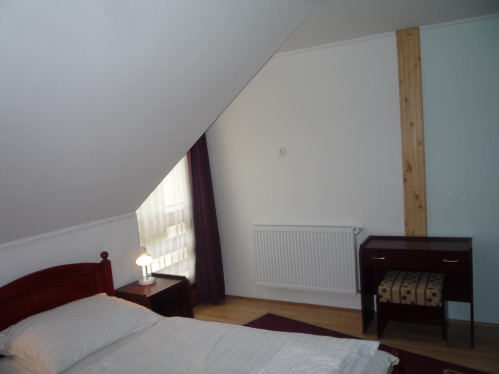 Aba Vezér Panzió és Étterem Hotel Abaújszántó Quarto foto